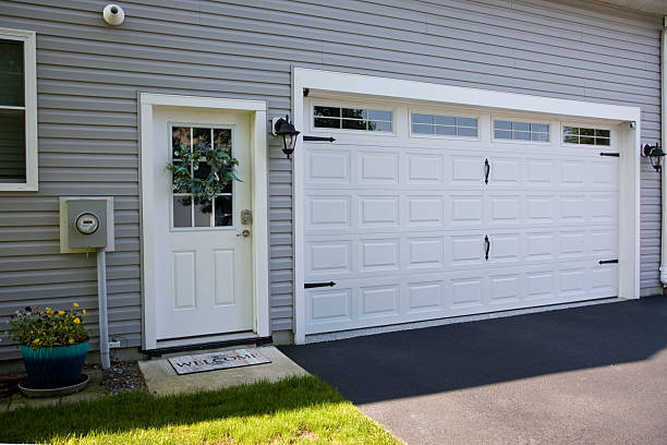 24/7 Emergency Garage Door Panel Replacement experts in June Park, FL